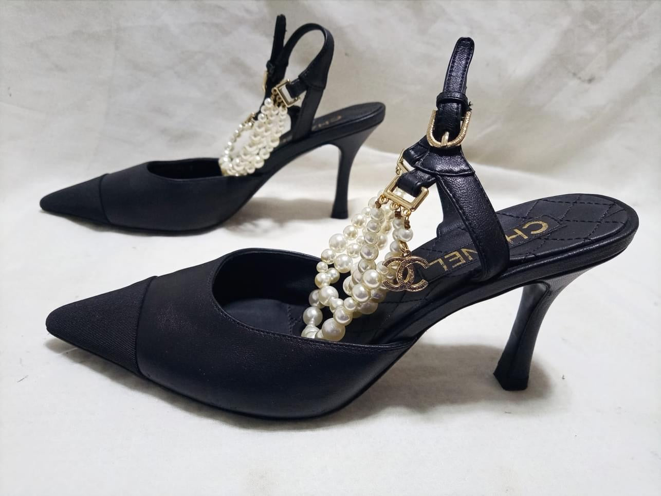 Chanel Pearl Slingbacks Pumps (Talla 39 /UK 6)