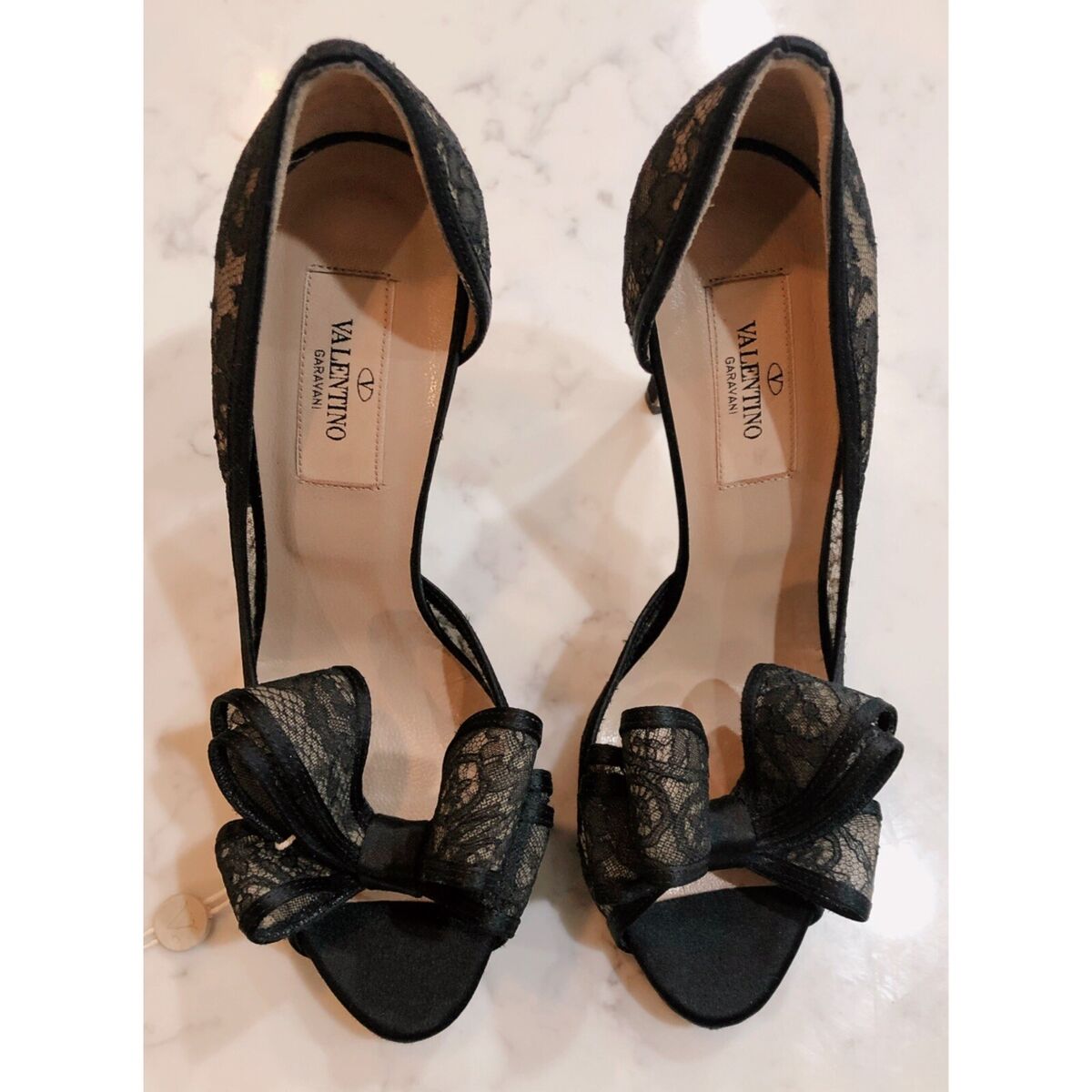 Valentino Garavani Bow Lace Peep Toe Talla 40